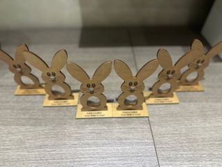 Coniglietti porta ovetti in legno