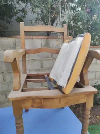 10 Sillones y 8 taburetesEstilo Colonial Madera y