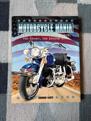 Libro sobre Harley-Davidson en inglés