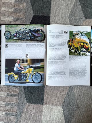 Libro sobre Harley-Davidson en inglés