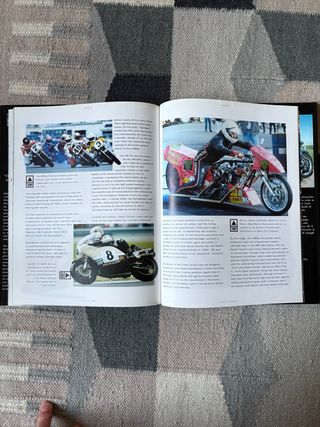 Libro sobre Harley-Davidson en inglés