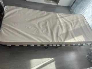 Cama Plegable Metal y Madera