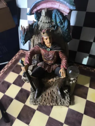 Figura Rey Fantasía Resina 25cm