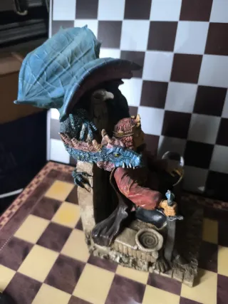 Figura Rey Fantasía Resina 25cm