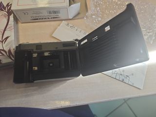 Macchina fotografica vintage con scatola originale