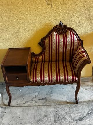 Sillón con mesa auxiliar y cajón