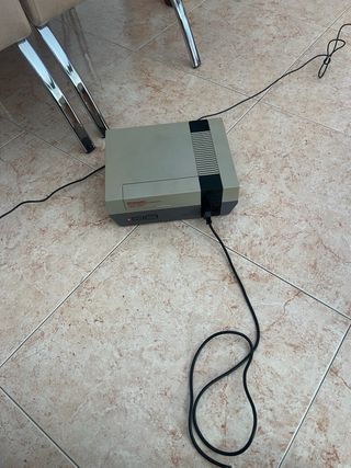 Consola Nintendo NES + Mario Bros 1