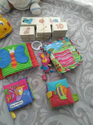 Lote Juguetes Bebé: Peluche, Coche, Libros