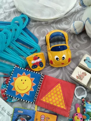 Lote Juguetes Bebé: Peluche, Coche, Libros