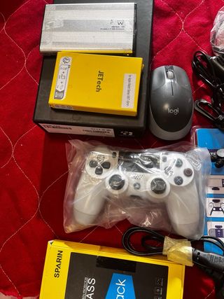 Lote Electrónica: Mando PS4, Ratón Logitech, HDD