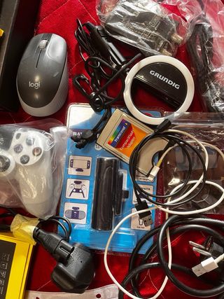 Lote Electrónica: Mando PS4, Ratón Logitech, HDD