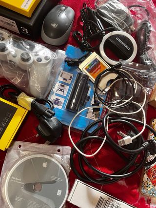 Lote Electrónica: Mando PS4, Ratón Logitech, HDD