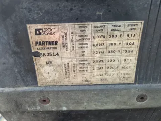 Grupo electrógeno trifásico