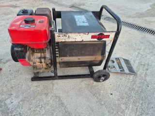 Grupo electrógeno trifásico