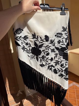 Mantoncillo Flamenco Bordado