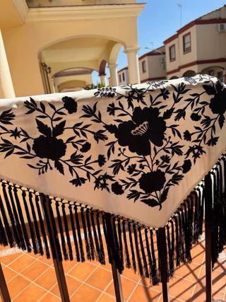 Mantoncillo Flamenco Bordado