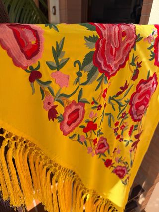 Mantoncillo Flamenco Bordado