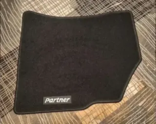 + Peugeot Partner Tepee Alfombrillas a medida