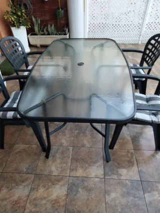 Mesa de terraza con 6 sillas  Recogida en Moncofar