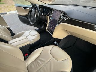 Tesla Model S 85D Supercargas gratis