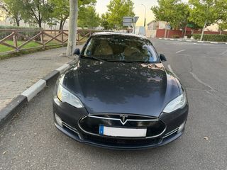 Tesla Model S 85D Supercargas gratis