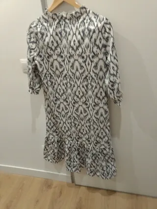 Vestido estampado gris y blanco Talla L