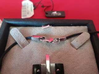 Collar Lotus Style Original Negro y Plateado