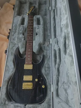 Guitarra Eléctrica Ibanez + Funda