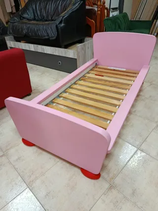 Cama infantil rosa Ikea
