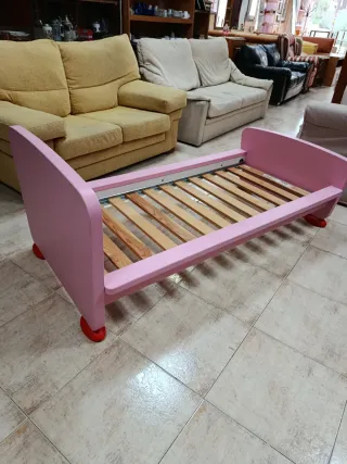 Cama infantil rosa Ikea