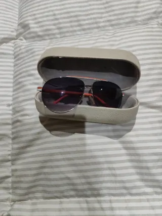 Gafas de sol aviador negras y naranjas