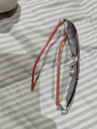 Gafas de sol aviador negras y naranjas