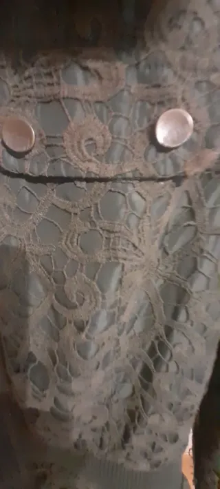 Cazadora Desigual verde con capucha