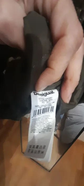 Cazadora Desigual verde con capucha