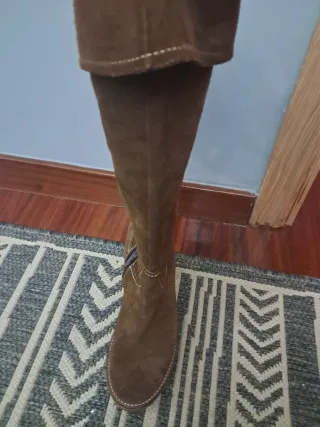 ENTREGA EN MANO,BOTAS DE PIEL,TALLA 39.