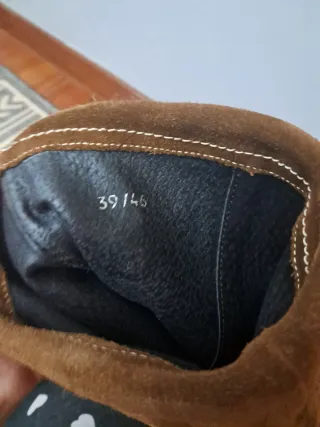 ENTREGA EN MANO,BOTAS DE PIEL,TALLA 39.