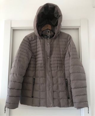 Chaqueta de Plumas S. Oliver con capucha gris