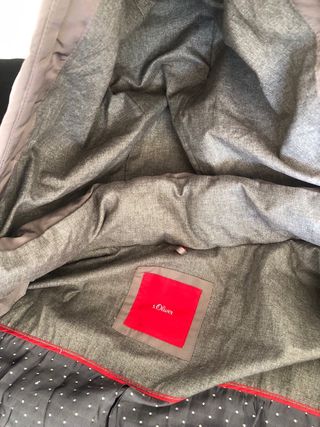 Chaqueta de Plumas S. Oliver con capucha gris