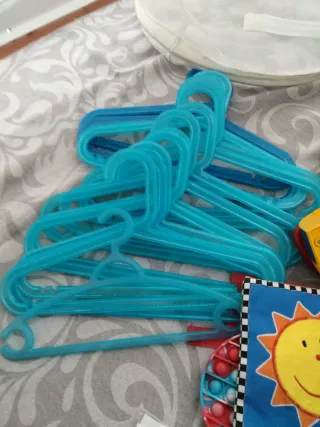 Lote Juguetes Infantiles: Peluches, Juegos, Percha