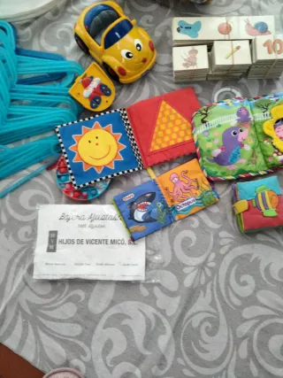 Lote Juguetes Infantiles: Peluches, Juegos, Percha