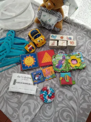 Lote Juguetes Infantiles: Peluches, Juegos, Percha