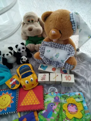 Lote Juguetes Infantiles: Peluches, Juegos, Percha