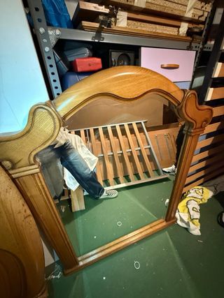 Cómoda de madera maciza con espejo