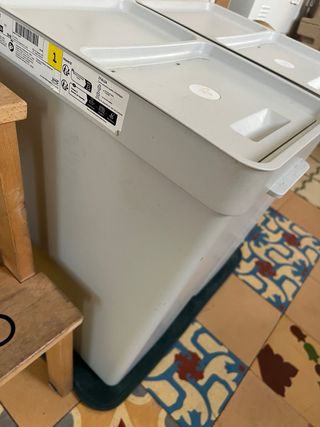 Cubos de plástico con tapa Ikea (2 unidades)