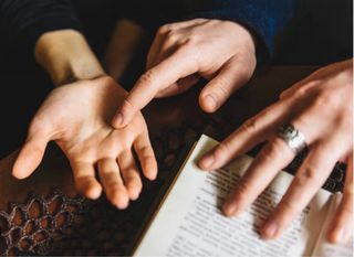 Descubre lo que tus manos saben de ti.