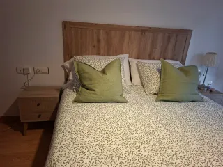 Testiera da letto 1,60 e due comodini