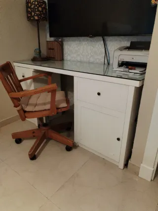 Mesa de estudio blanca madera y cristal