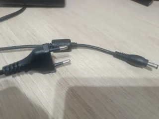 cargador NGS Universal 110-240V, clavija USB 65w