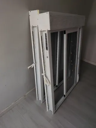 2 Ventanas aluminio nuevas con persiana  136x100