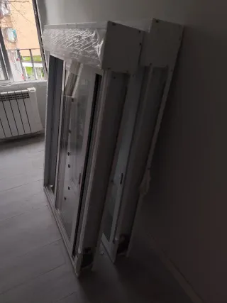 2 Ventanas aluminio nuevas con persiana  136x100